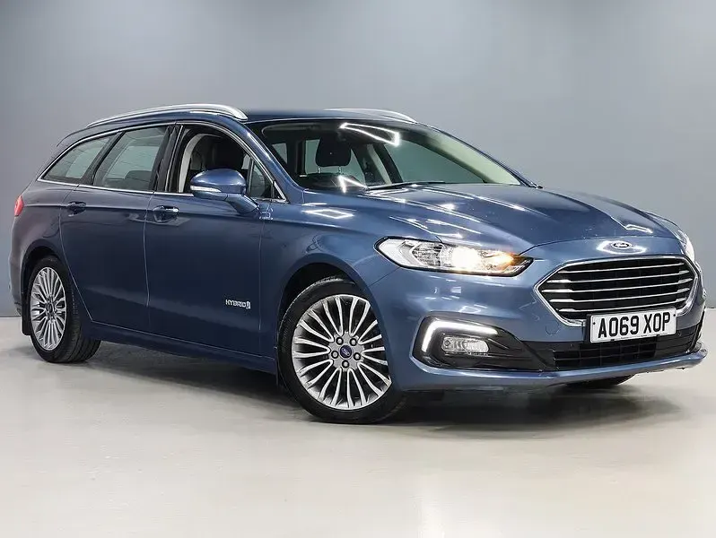 Used Ford Mondeo Titanium 188 HP (138 kW) 2020 Blue Estate