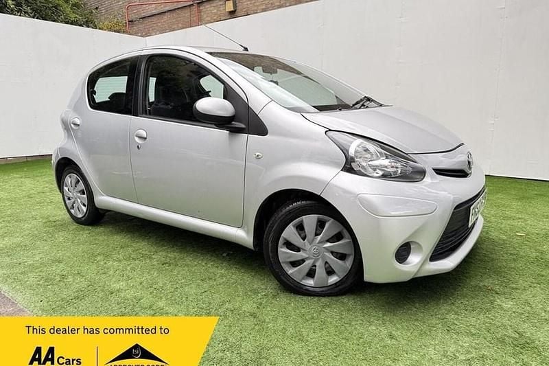 Silver Used 2012 Toyota Aygo Hatchback | £2,495 (Fair price) - Image 1/1