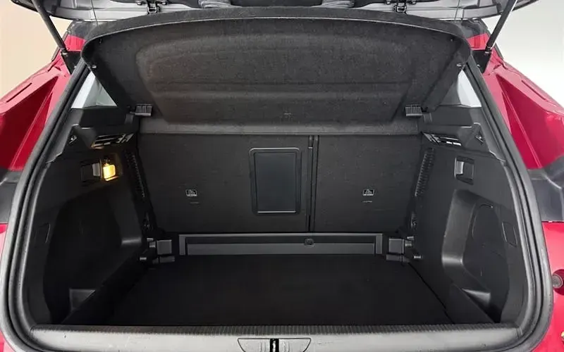 Used Vauxhall Grandland X Sport 131 HP (96 kW) 2019 Red SUV