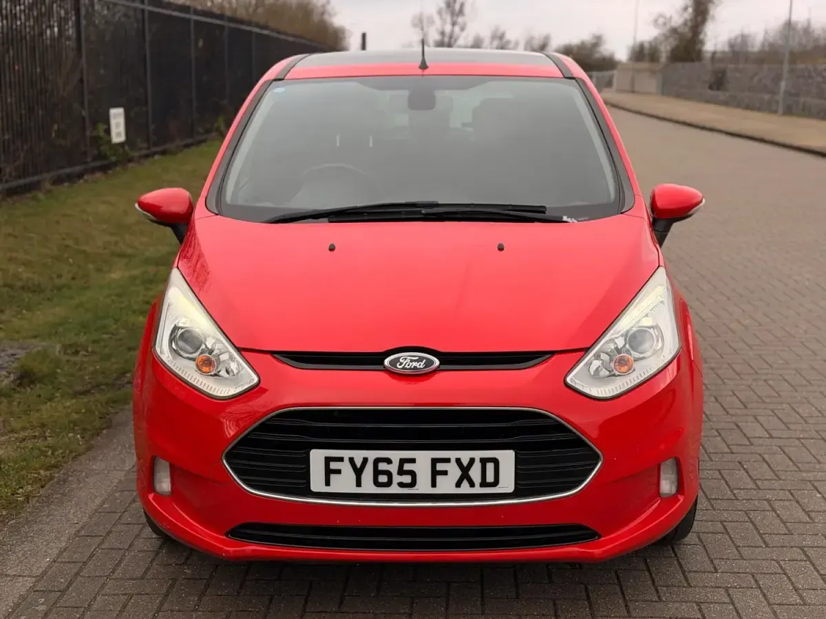 Używany Ford B-MAX Titanium X 2015 Czerwony Minivan