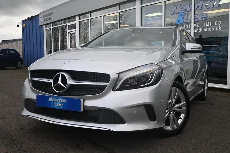 Used Mercedes A180 Premium 109 HP (80 kW) 2016 Silver Hatchback