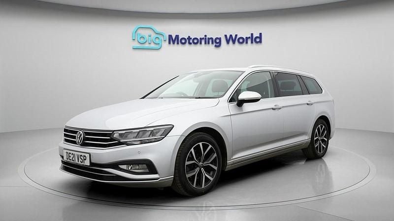 Used VW Passat SEL 150 HP (110 kW) 2021 Silver Estate
