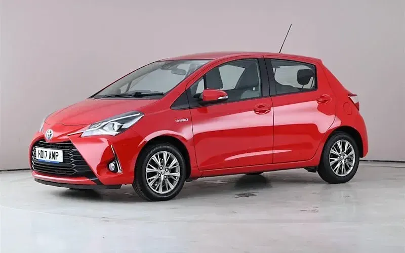Usado Toyota Yaris Hybrid 101 CV (74 kW) 2020 Utilitario