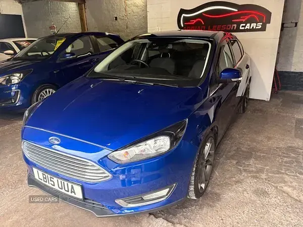 Used Ford Focus Titanium 120 HP (88 kW) 2015 Blue Hatchback