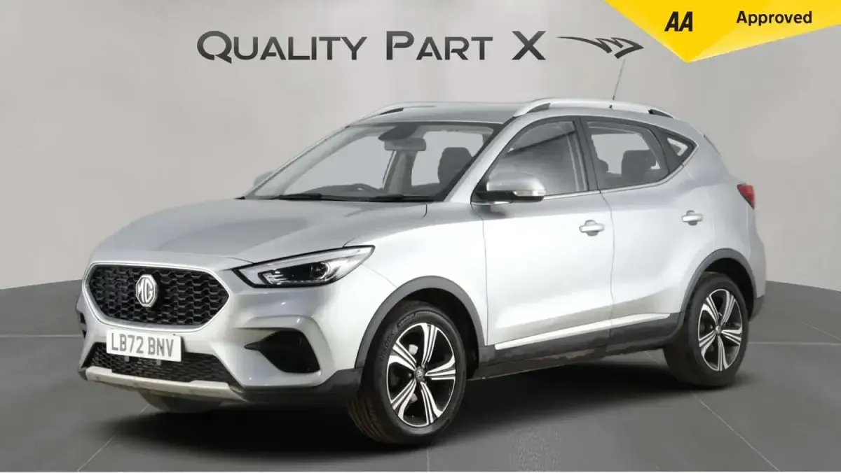 Käytetty MG ZS Excite 111 HP (81 kW) 2022 Hopea Katumaasturi