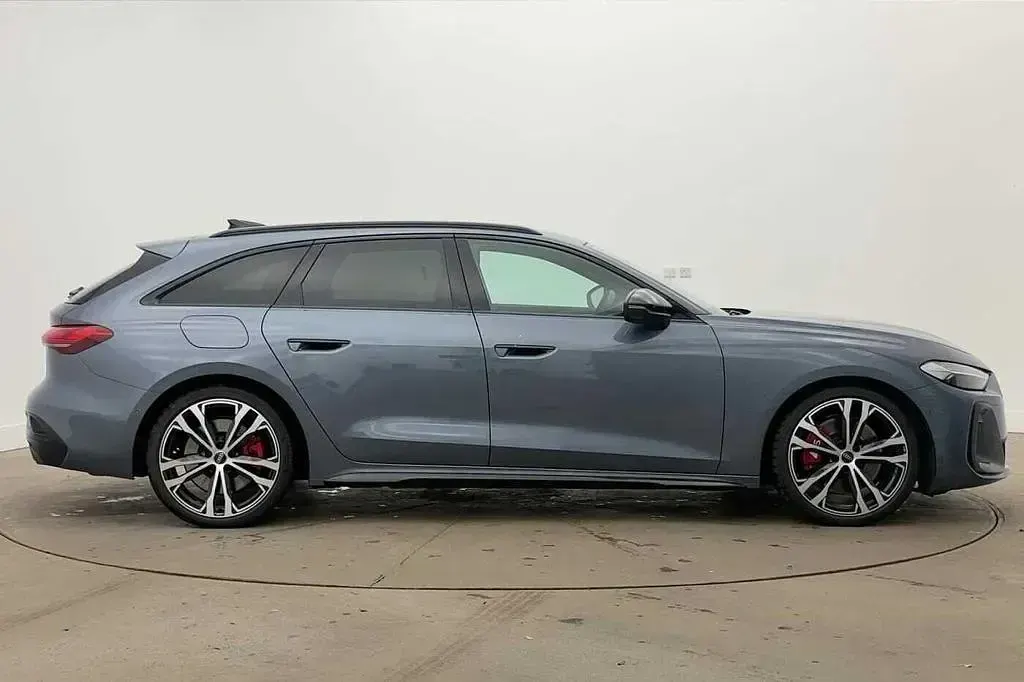 Used Audi S5 Advanced 367 HP (269 kW) 2025 Blue Estate