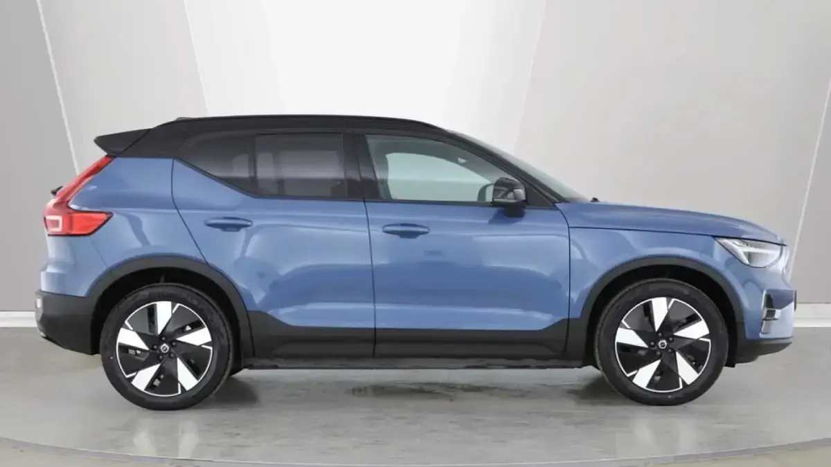 Used Volvo EX40 Plus 175 kW (238 HP) 2025 Blue SUV