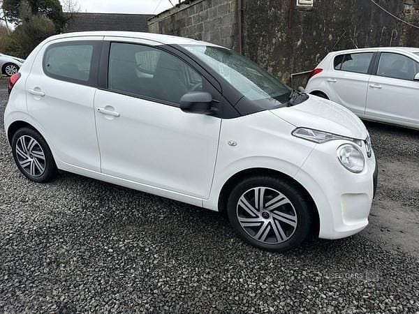 Used Citroën C1 Feel 68 HP (50 kW) 2015 White Hatchback