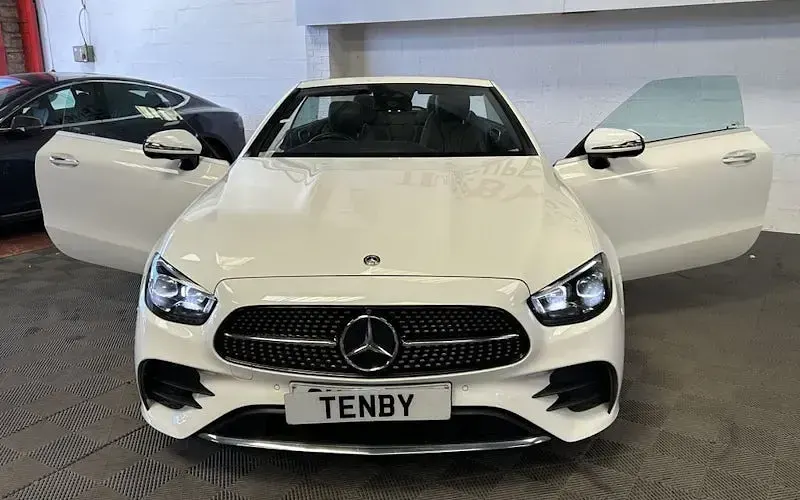 Used Mercedes E300 AMG Line Premium 258 HP (189 kW) 2021 White Cabriolet