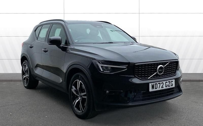 Used 2025 Volvo XC40 Plus SUV | £27,401 (Good price) - Image 1/4