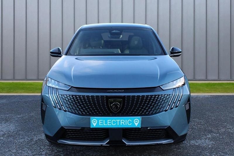 Used Peugeot e-3008 GT 152 kW (207 HP) 2025 Blue SUV