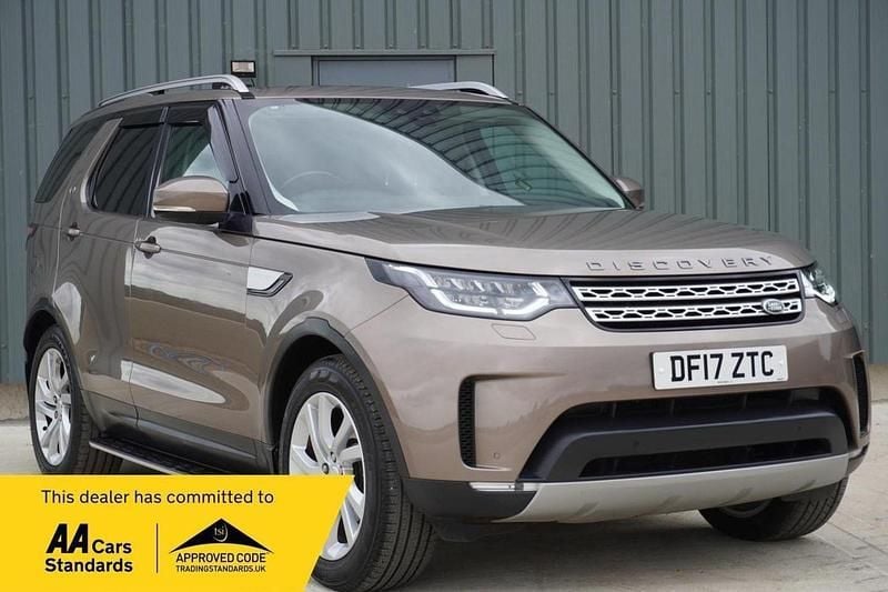 Grey Used 2017 Land Rover Discovery 5 HSE SUV | £20,995 (Good price) - Image 1/4