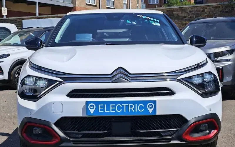 Used Citroën e-C4 Shine 100 kW (136 HP) 2021 White Hatchback