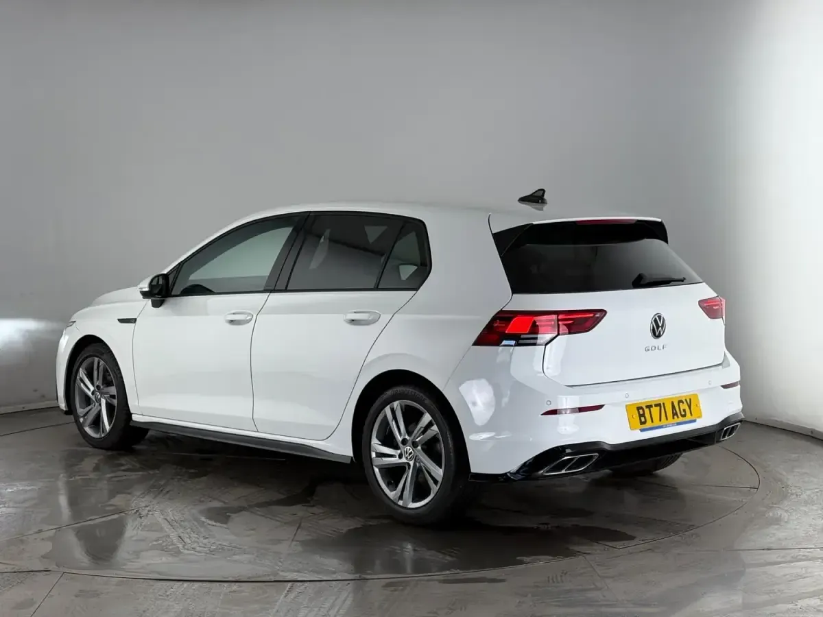 Usado VW Golf VIII R-line 2021 Blanco Utilitario