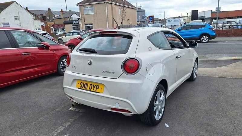 Begagnad Alfa Romeo MiTo Sprint 95 HK (69 kW) 2011 Vit Halvkombi