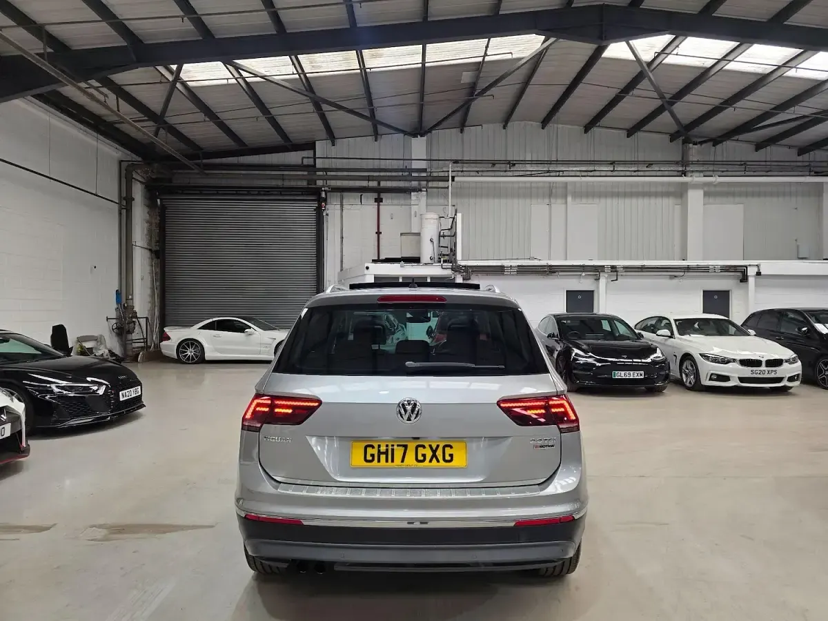 Used VW Tiguan SEL 180 HP (132 kW) 2017 Silver SUV