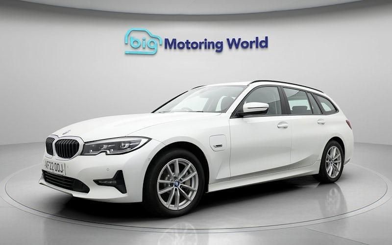 Used BMW 330e 292 HP (214 kW) 2022 White Estate