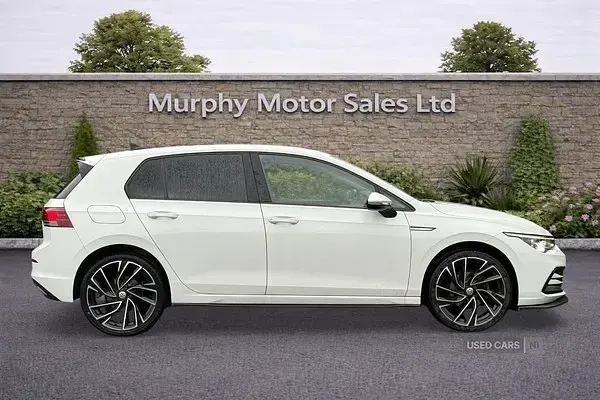 Second-hand VW Golf VII Style 150 CP (110 kW) 2021 Alb Hatchback