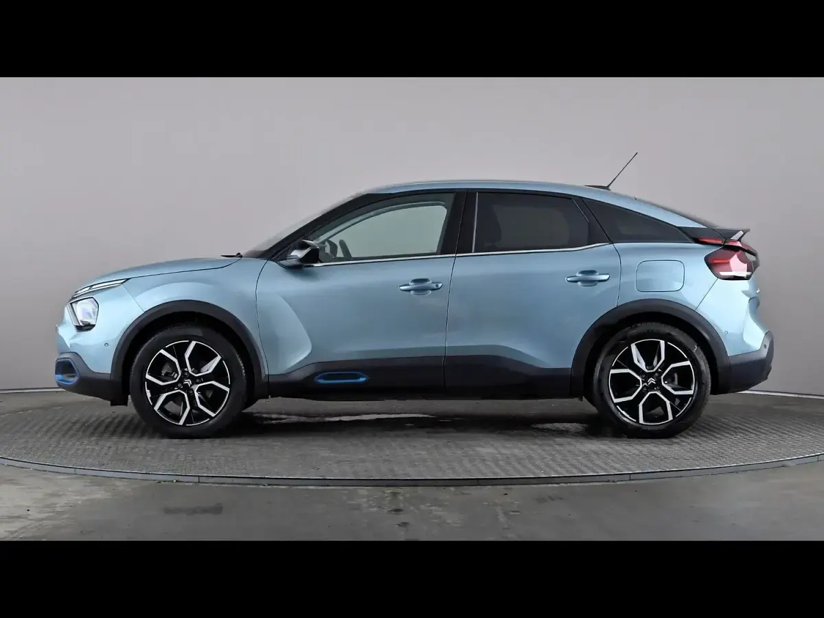 Used Citroën e-C4 Shine 100 kW (136 HP) 2023 Blue Hatchback