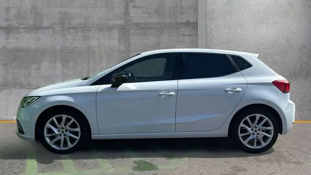 Used Seat Ibiza FR 115 HP (84 kW) 2024 Metallic  nevada white Hatchback