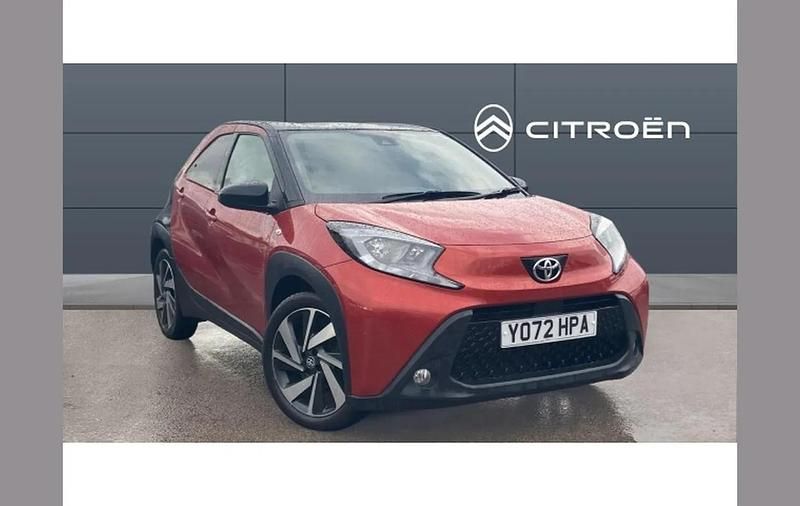 Used Toyota Aygo X 72 HP (52 kW) 2023 Red SUV