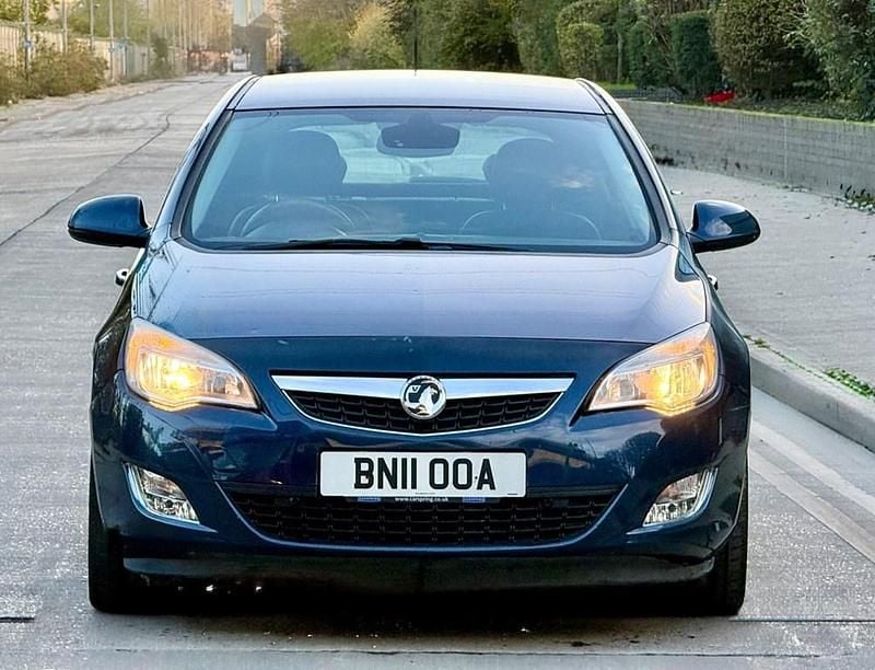 Used Vauxhall Astra 2011 Blue Hatchback