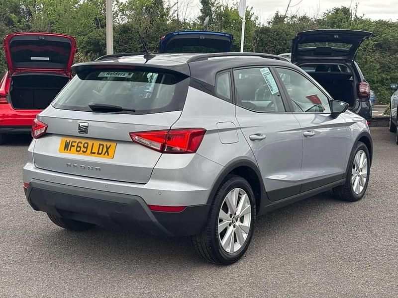 Used Seat Arona SE 94 HP (69 kW) 2019 Silver SUV