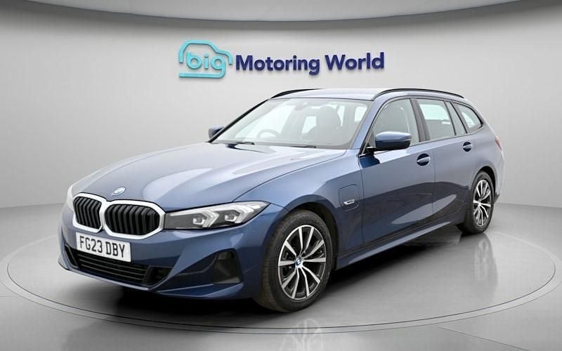 Used BMW 330e Sport Line 292 HP (214 kW) 2023 Blue Estate