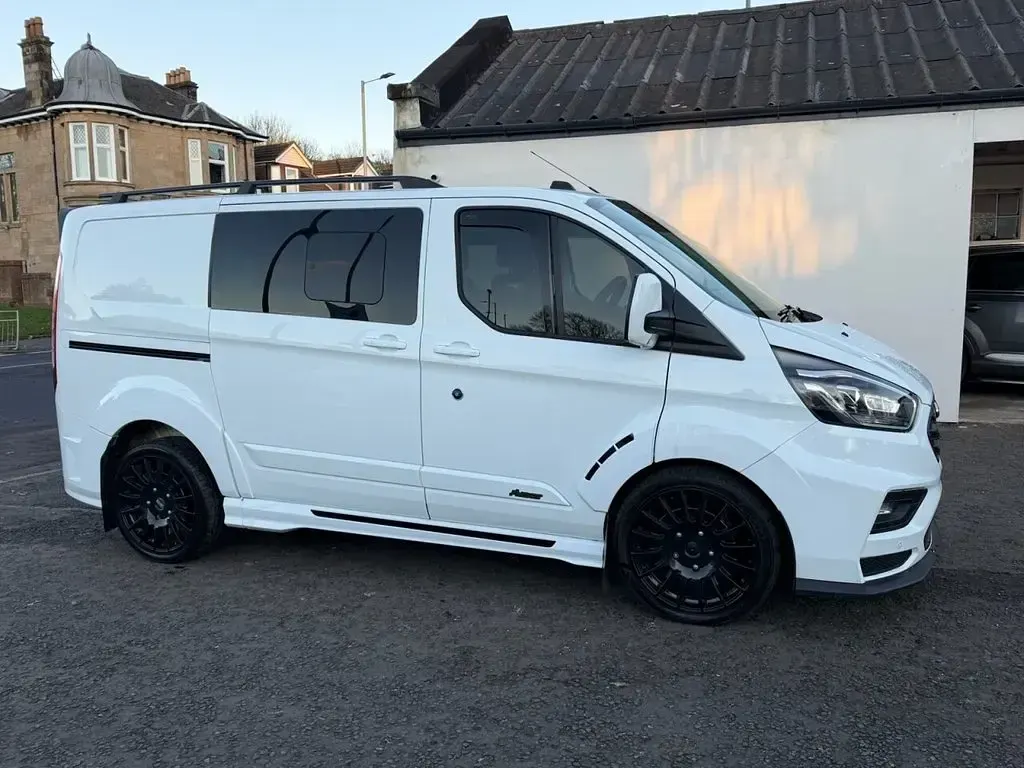Used Ford Transit Custom Limited 185 HP (136 kW) 2021 White Van