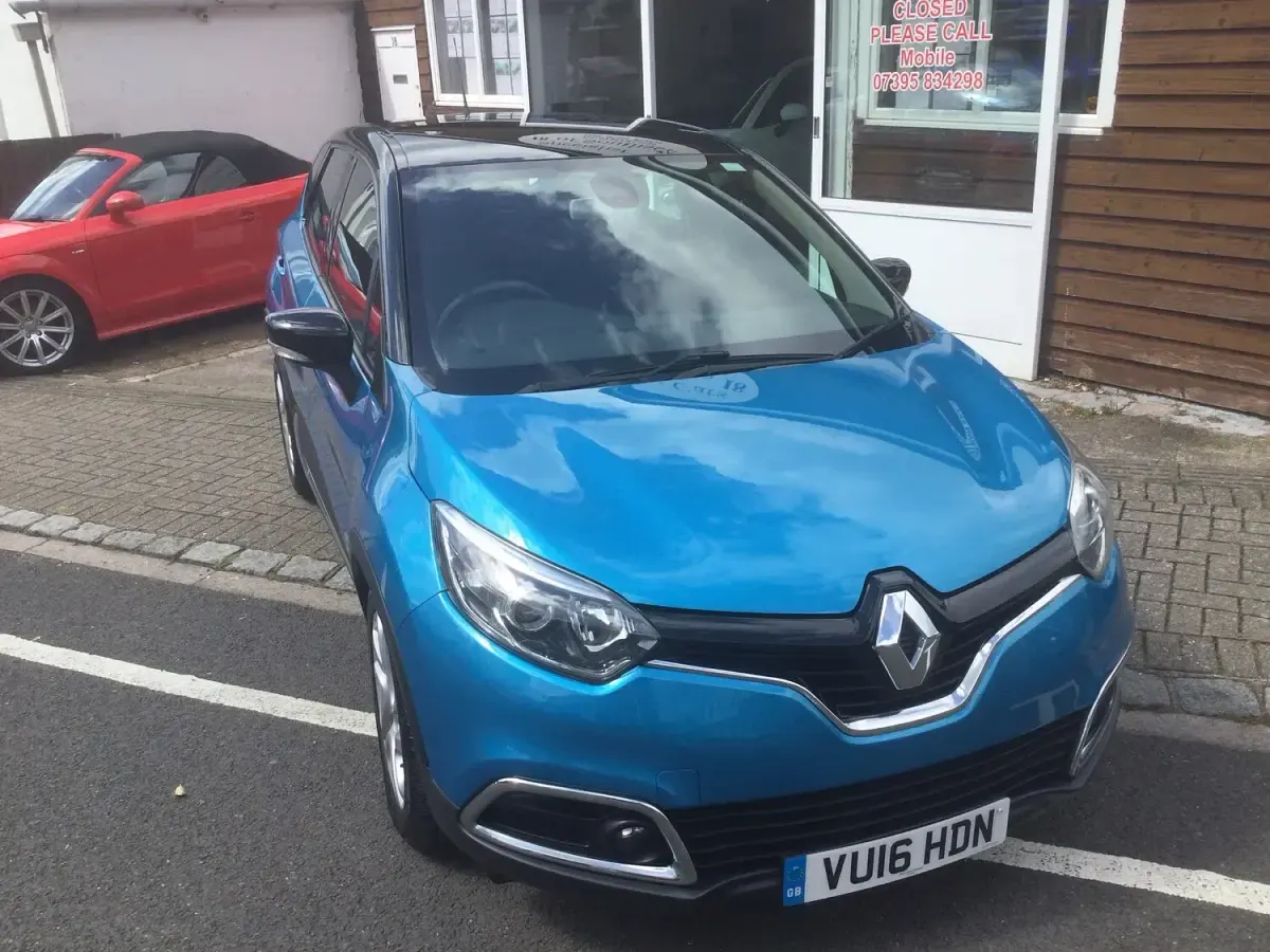 Used Renault Captur Dynamique 90 HP (66 kW) 2016 Blue SUV