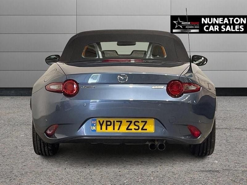 Begagnad Mazda MX5 131 HK (96 kW) 2017 Blå Cab