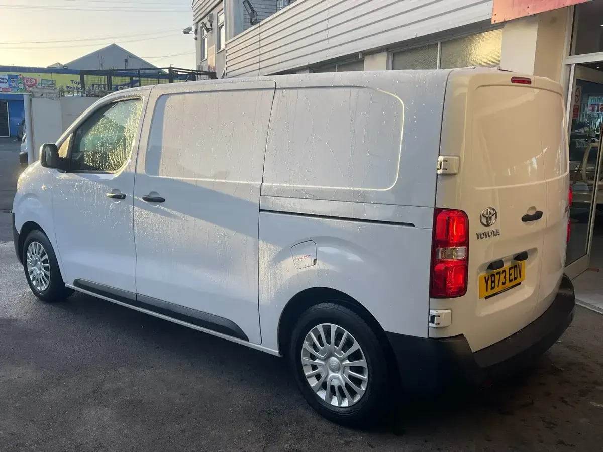 Used Toyota Proace 120 HP (88 kW) 2023 White MPV