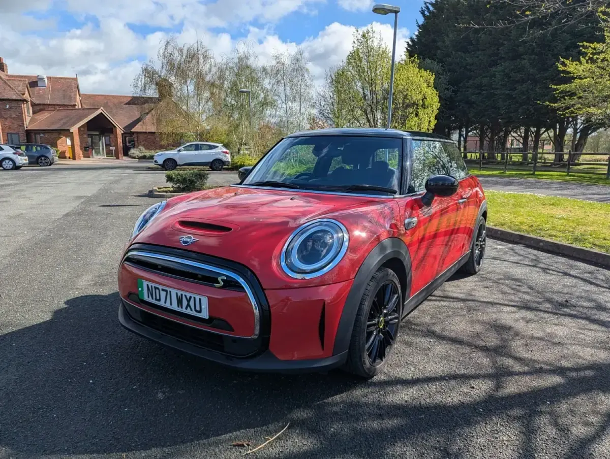 Gebraucht Mini Cooper S Hatch 135 kW (184 PS) 2021 Rot Kleinwagen
