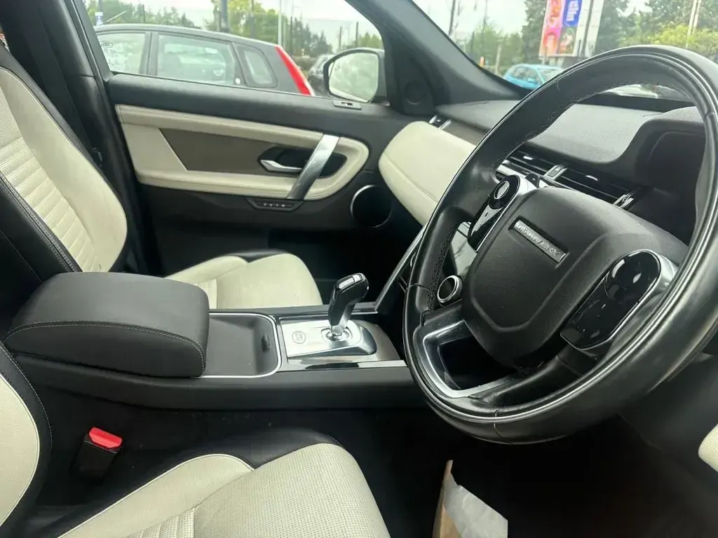 Used Land Rover Discovery Sport SE Dynamic 180 HP (132 kW) 2019 Black SUV