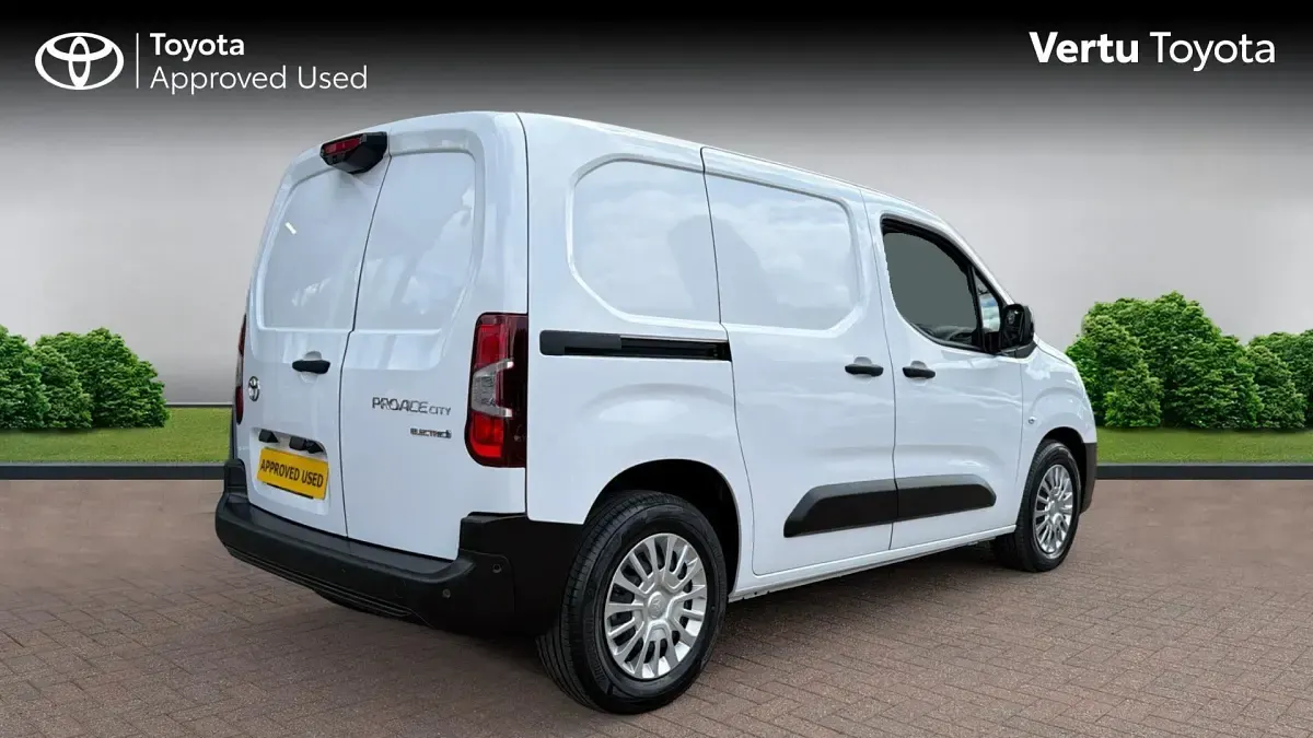 Used Toyota Proace City City 100 kW (136 HP) 2024 MPV