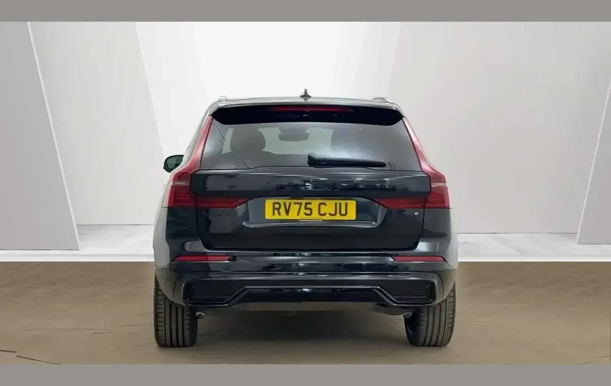 Used Volvo XC60 Plus 344 HP (253 kW) 2025 Black SUV