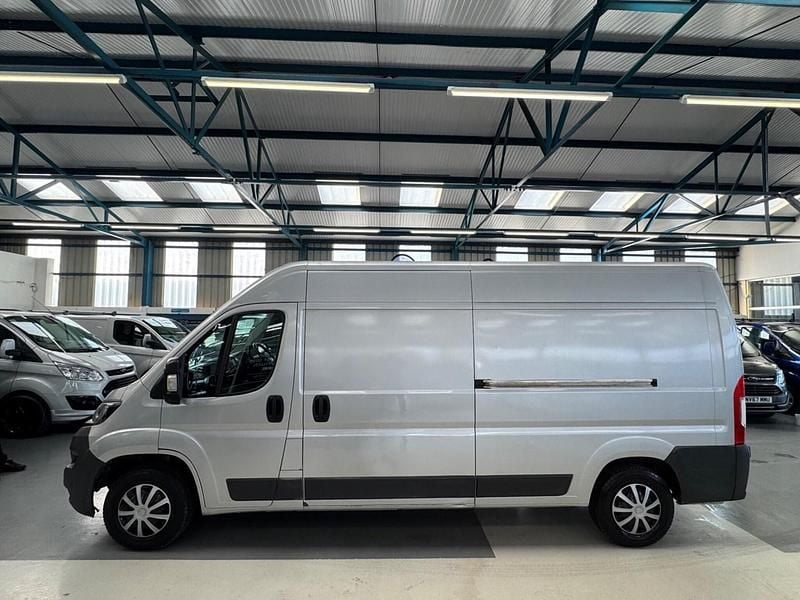 Used Peugeot Boxer 130 HP (95 kW) 2017 Silver Van