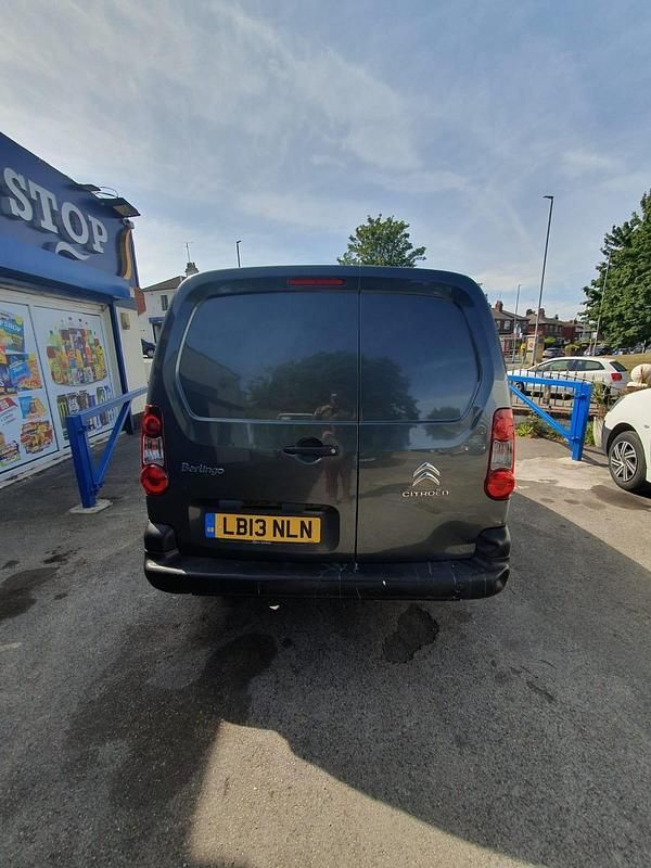 Used Citroën Berlingo 90 HP (66 kW) 2013 Grey MPV