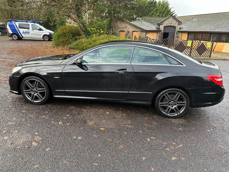 Begagnad Mercedes E350 231 HK (169 kW) 2009 Svart Sportkupé