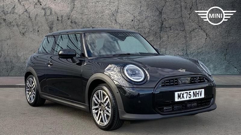 Used Mini Cooper Hatch 113 kW (154 HP) 2025 Black Hatchback