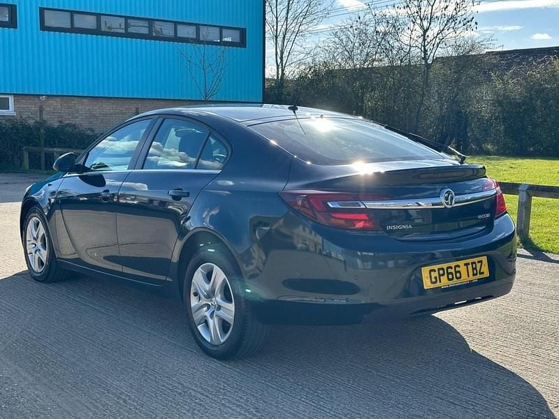 Used Vauxhall Insignia Design Edition 136 HP (100 kW) 2017 Green Hatchback