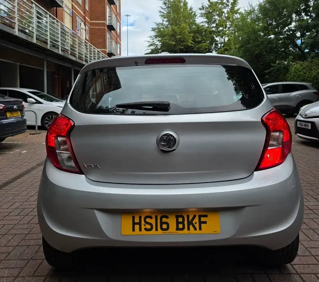 Used Vauxhall Viva 75 HP (55 kW) 2016 Silver Hatchback