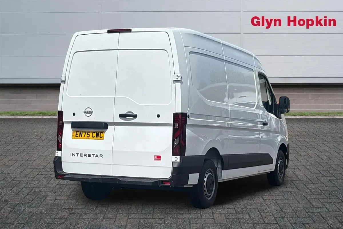 New Nissan Interstar Acenta 130 HP (95 kW) 2026 White Van