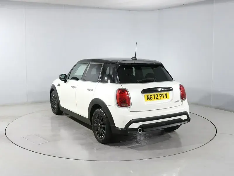 Used Mini Cooper Classic 134 HP (98 kW) 2023 White Hatchback