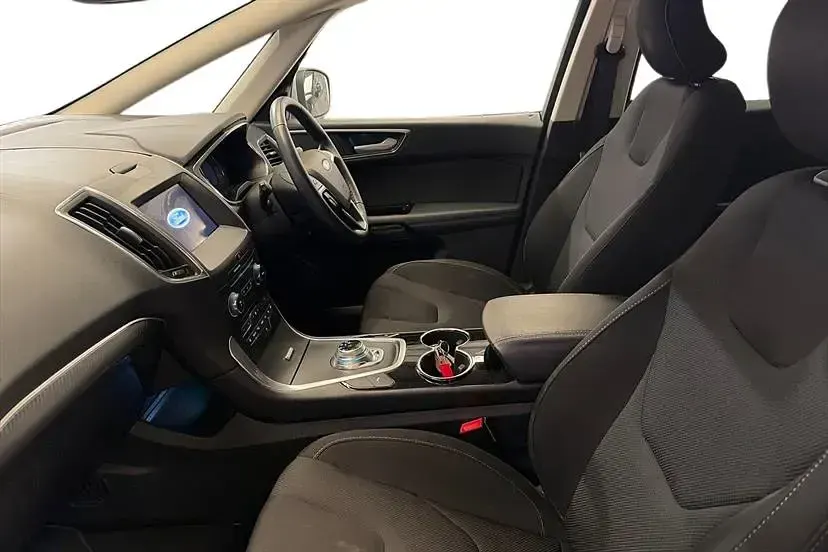 Usado Ford S-MAX Titanium 190 HP (139 kW) 2022 Prateado Monovolume
