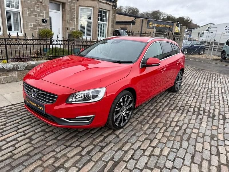 Used Volvo V60 SE Lux 190 HP (139 kW) 2018 Red Estate