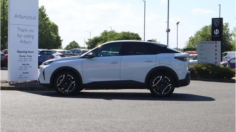 White Used 2025 Peugeot e-3008 Allure SUV | £39,925 (Good price) - Image 1/2