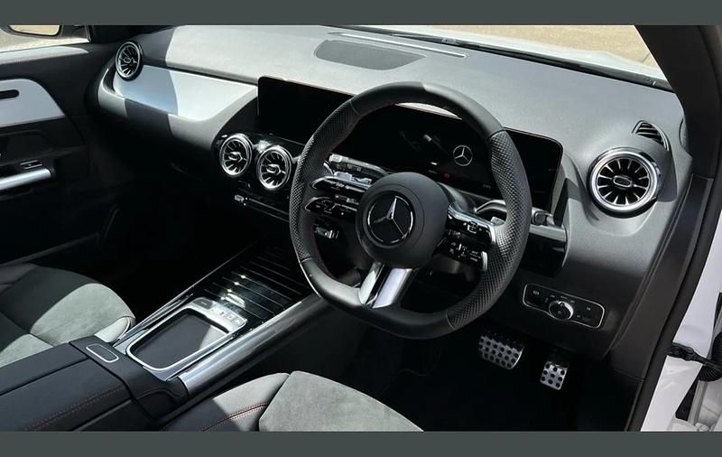 Usado Mercedes GLA200 Executive 161 HP (118 kW) 2025 Branco SUV
