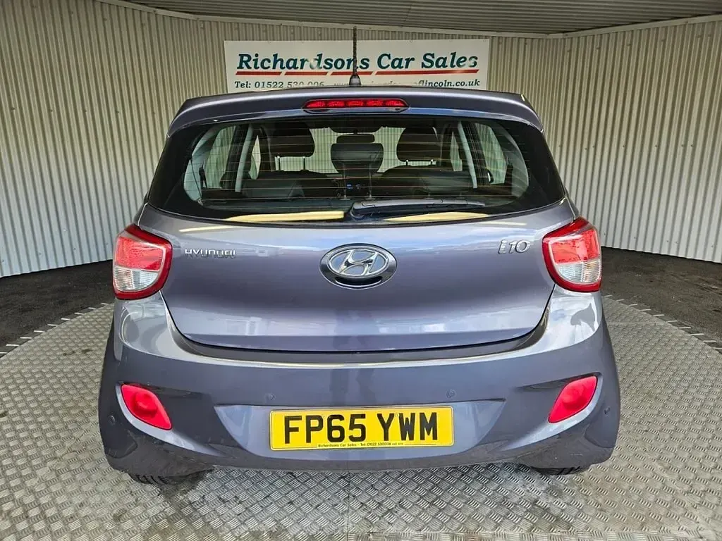 Gebraucht Hyundai i10 Premium 2015 Grau Kleinwagen
