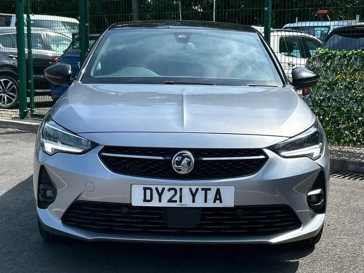 Begagnad Vauxhall Corsa SRi 100 HK (73 kW) 2021 Grå Halvkombi